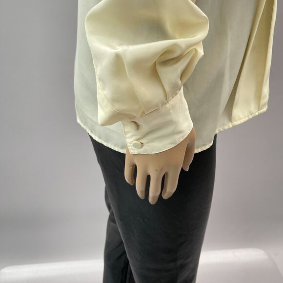 Pierre Cardin Vtg Top Women 10 Cream Button Up Shirt Ruffle Pleat Secretary - Picture 7 of 9